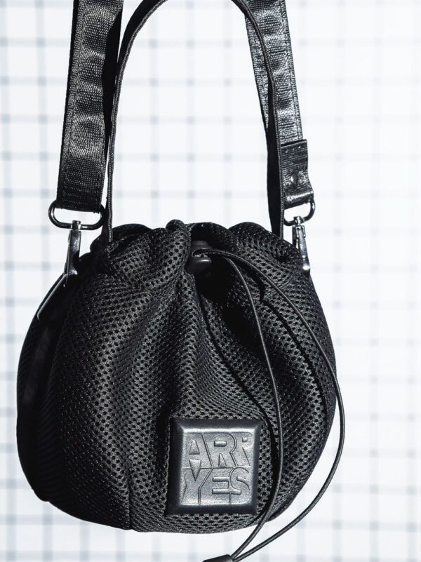 Arpyes Onward Pouch Bag Black